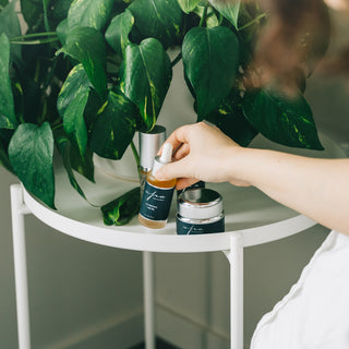 Hydrating C&E Oil Photo - Hand 1