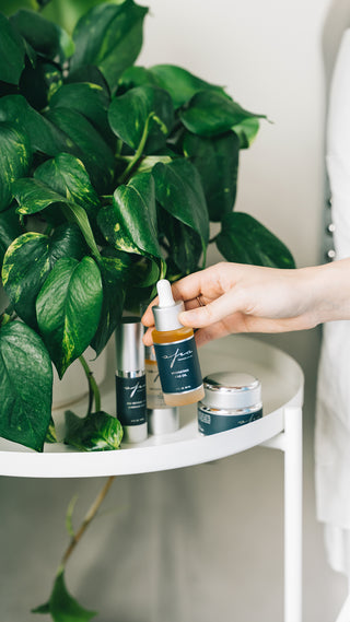 Hydrating C&E Oil Photo - Hand 2