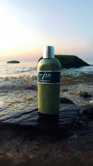 Seaweed Exfoliating Body Wash Photo - North Fork Beach